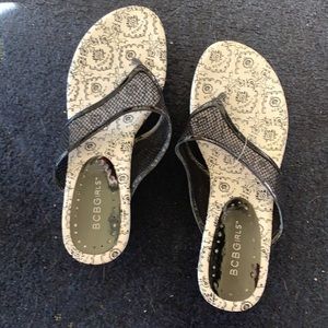 Brand new size 9 sandals platform